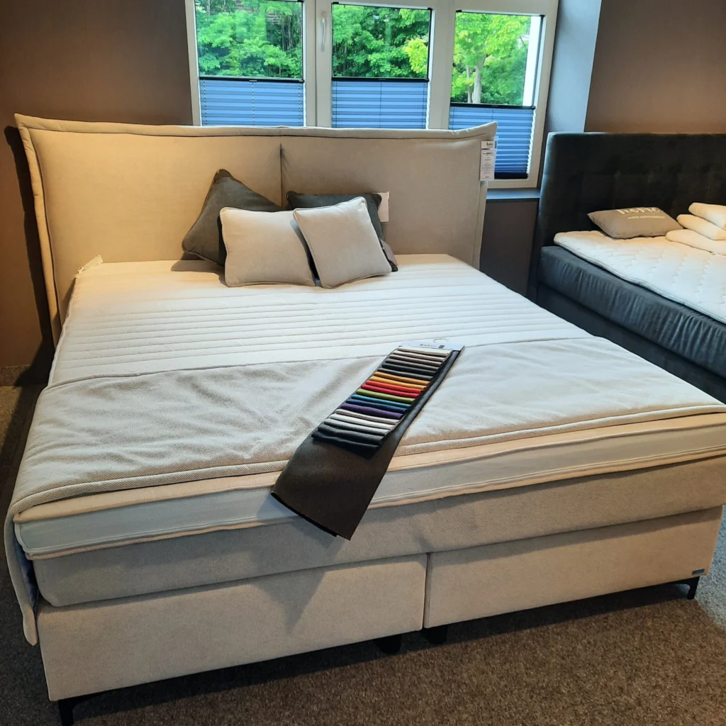 Boxspringbett „Franzi“ in Vorzugskombination inkl. Taschenfederkernmatratzen und Topper